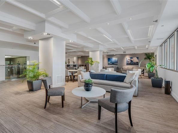 100 Lincoln Rd 323, Miami Beach FL 33139