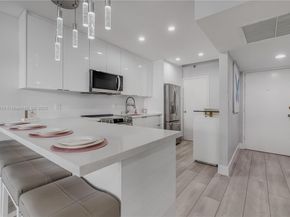 100 Lincoln Rd 323, Miami Beach FL 33139