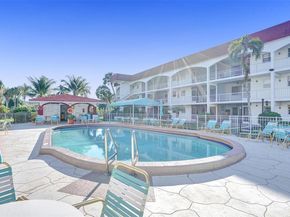 580 Egret Dr 212, Hallandale Beach FL 33009