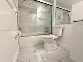 580 Egret Dr 212, Hallandale Beach FL 33009