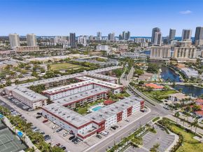 580 Egret Dr 212, Hallandale Beach FL 33009