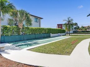 580 Egret Dr 212, Hallandale Beach FL 33009