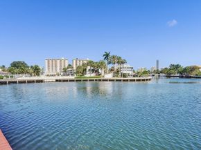 580 Egret Dr 212, Hallandale Beach FL 33009