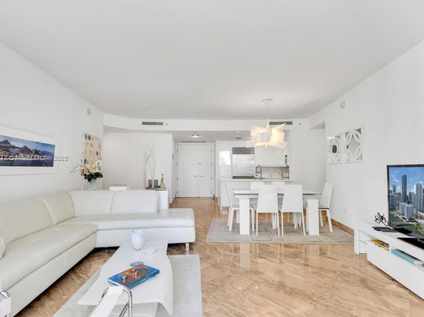 901 Brickell Key Blvd 1409, Miami FL 33131