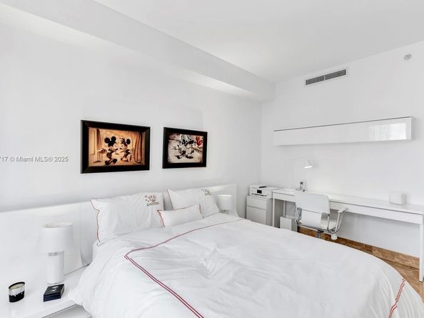 901 Brickell Key Blvd 1409, Miami FL 33131