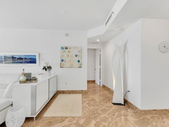 901 Brickell Key Blvd 1409, Miami FL 33131