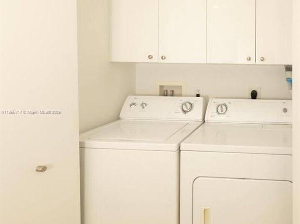 901 Brickell Key Blvd 1409, Miami FL 33131