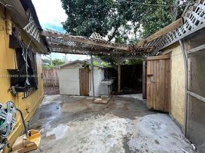 1060 Oriental Blvd, Opa-Locka FL 33054