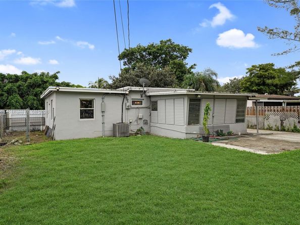 125 NW 121st St, North Miami FL 33168