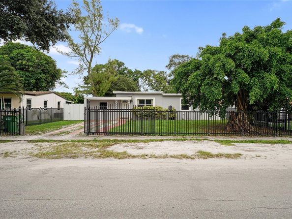 125 NW 121st St, North Miami FL 33168