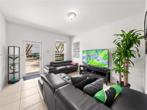 16958 SW 92nd St 16958, Miami FL 33196
