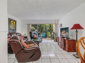 130 NW 87th Ave H216, Miami FL 33172