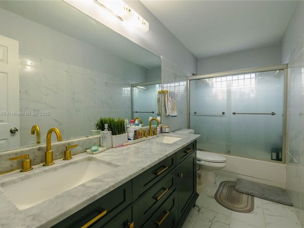 19266 NW 18th Ave, Miami Gardens FL 33056