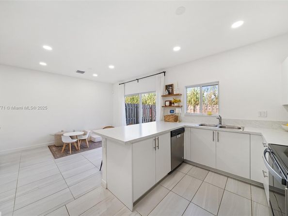 1246 NW 4th Ln, Florida City FL 33034