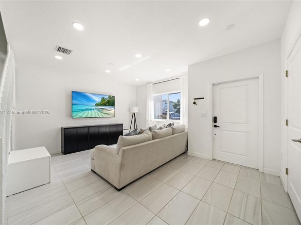 1246 NW 4th Ln, Florida City FL 33034