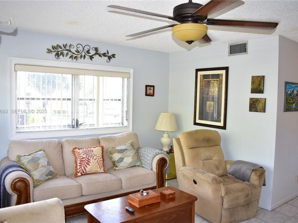 9141 Sunrise Lakes Blvd 201, Sunrise FL 33322