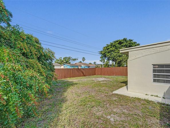 1777 NW 34th Ave, Lauderhill FL 33311