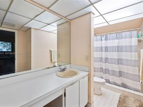 20741 NE 4th Ct 207, Miami FL 33179