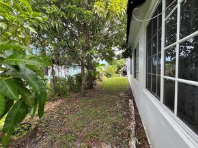 4827 NW 43rd Ct, Lauderdale Lakes FL 33319