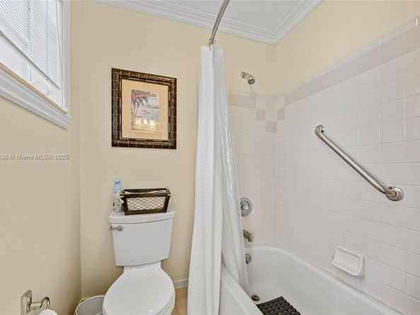 985 Spoonbill Cir, Weston FL 33326