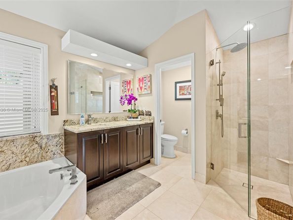 985 Spoonbill Cir, Weston FL 33326