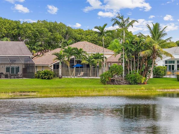 985 Spoonbill Cir, Weston FL 33326