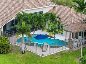 985 Spoonbill Cir, Weston FL 33326