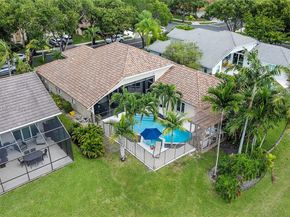 985 Spoonbill Cir, Weston FL 33326