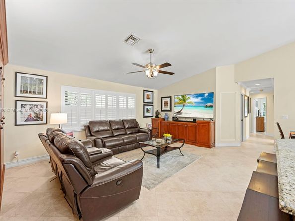 985 Spoonbill Cir, Weston FL 33326