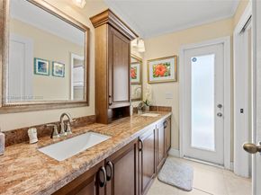 985 Spoonbill Cir, Weston FL 33326