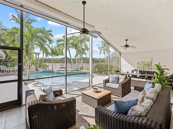 985 Spoonbill Cir, Weston FL 33326