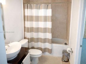 350 S Miami Ave 2215, Miami FL 33130