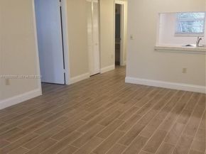 9410 Poinciana Pl 101, Davie FL 33324