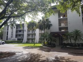 9410 Poinciana Pl 101, Davie FL 33324