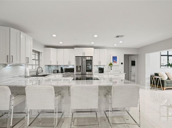 5613 Madison St, Hollywood FL 33023