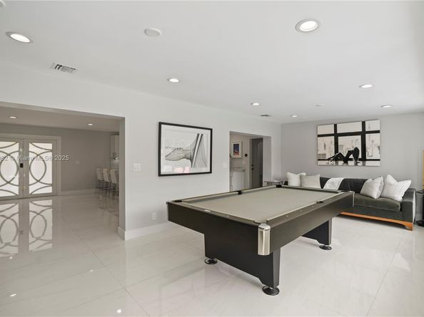 5613 Madison St, Hollywood FL 33023