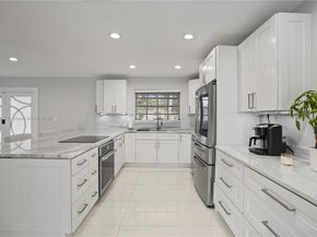5613 Madison St, Hollywood FL 33023