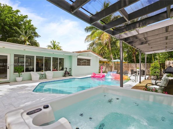 5613 Madison St, Hollywood FL 33023