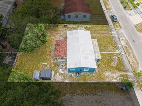 2113 NW 93rd St, Miami FL 33147