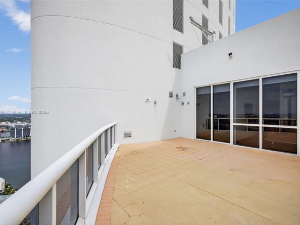 18201 Collins Ave TS2 & TS3, Sunny Isles Beach FL 33160