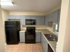 8041 Southgate Blvd H1, North Lauderdale FL 33068