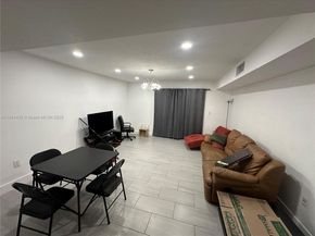250 NW 107th Ave 202, Miami FL 33172