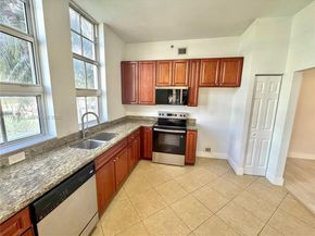 3001 NE 185th St 213, Aventura FL 33180