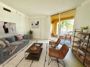 3001 NE 185th St 213, Aventura FL 33180