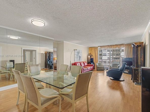 1420 Brickell Bay Dr 904B, Miami FL 33131