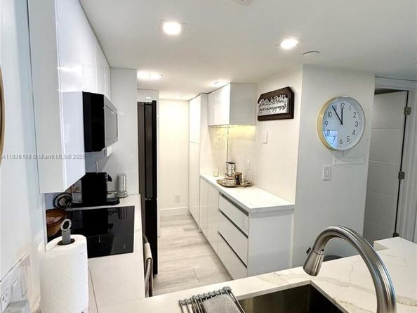 770 Claughton Island Dr 1503, Miami FL 33131
