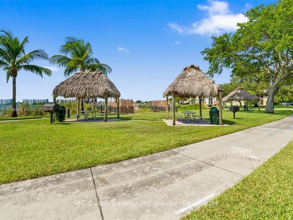 109 Lake Emerald Dr 105, Oakland Park FL 33309