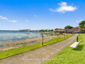 109 Lake Emerald Dr 105, Oakland Park FL 33309