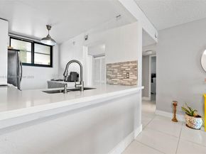 109 Lake Emerald Dr 105, Oakland Park FL 33309