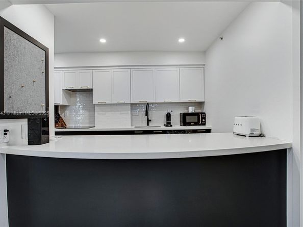 1621 Collins Ave 504C, Miami Beach FL 33139